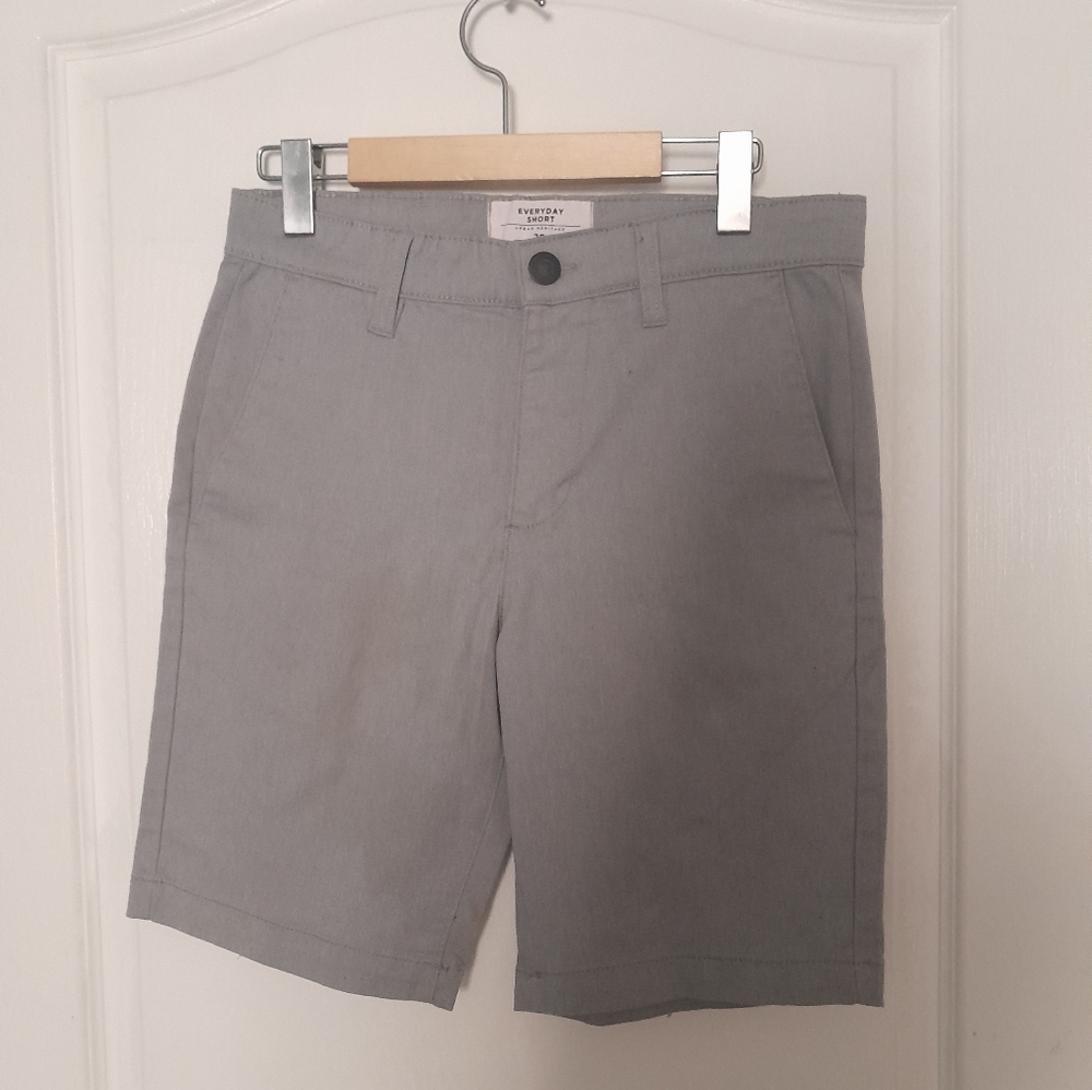 Urban Heritage Essential Men’s Gray Shorts
